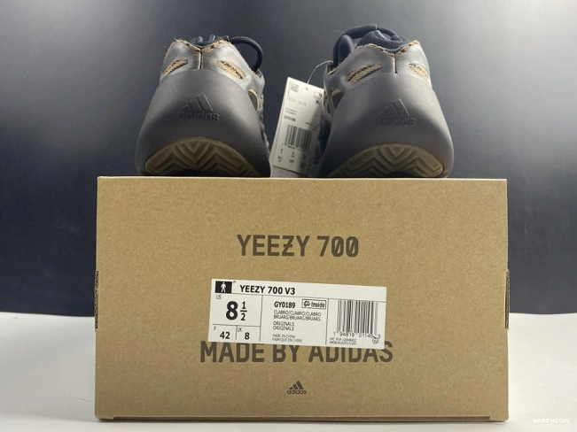 GY0189 V3 YEEZY 700 ADIDAS 0923